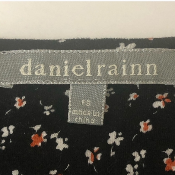 Daniel Rainn Black Top Tiny Flower Print Ruffle Accent Size PS - Picture 4 of 8